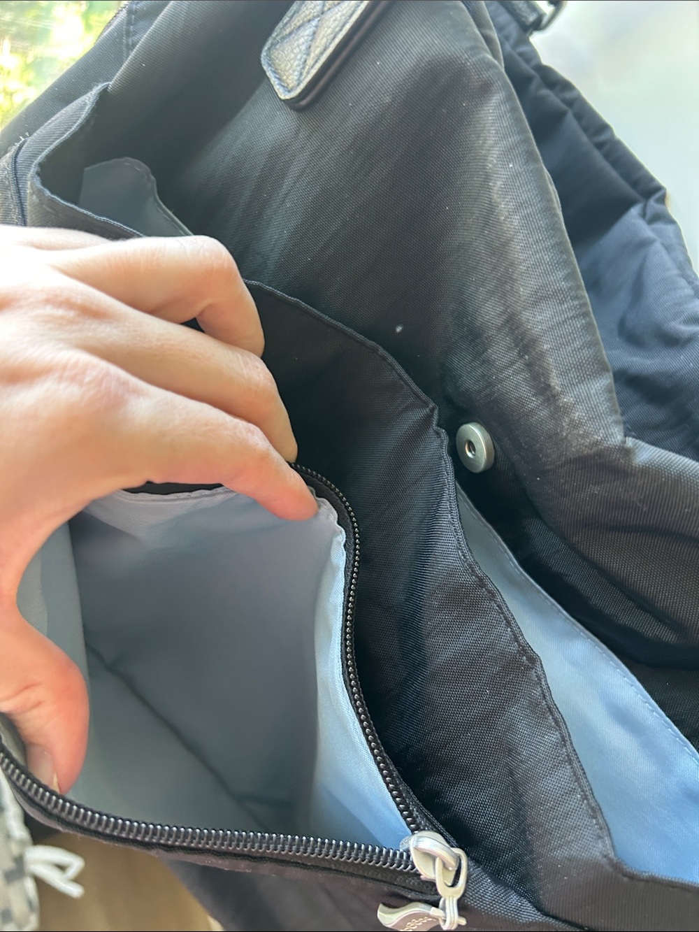Baggallini overnight expandable weekender tote bag - Picture 10 of 11